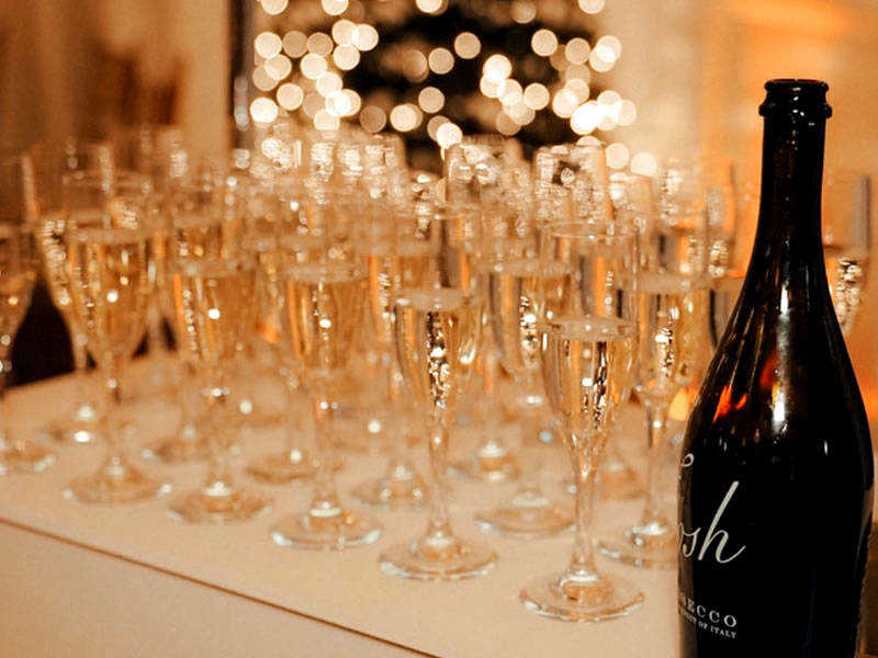 Sandtrap Bar and Grille | Champagne Toast
