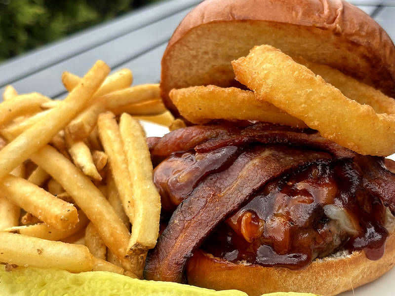 Sandtrap Bar and Grille | 19th Hole BBQ Cheeseburger