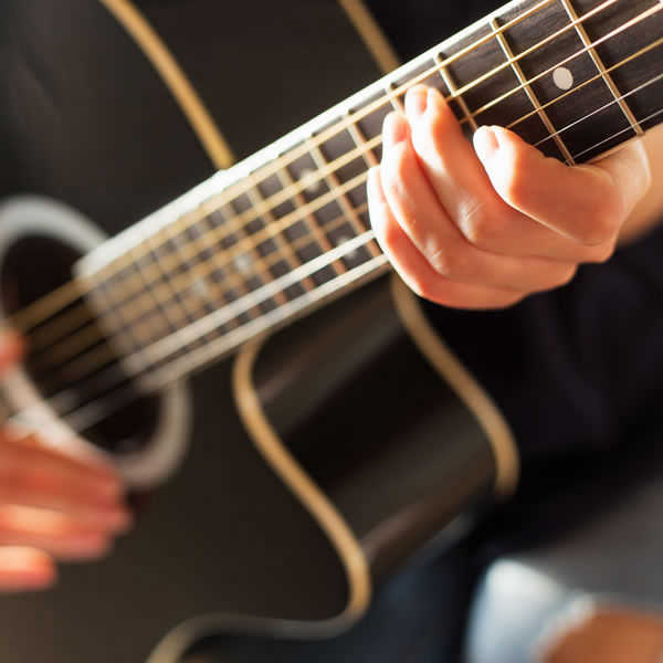 Sandtrap Bar & Grille | Local talent music perform